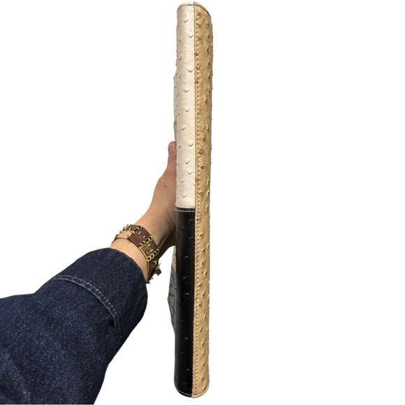 Geometric Black Cream Faux Ostrich Embossed Classy Clutch - Picture 8 of 11